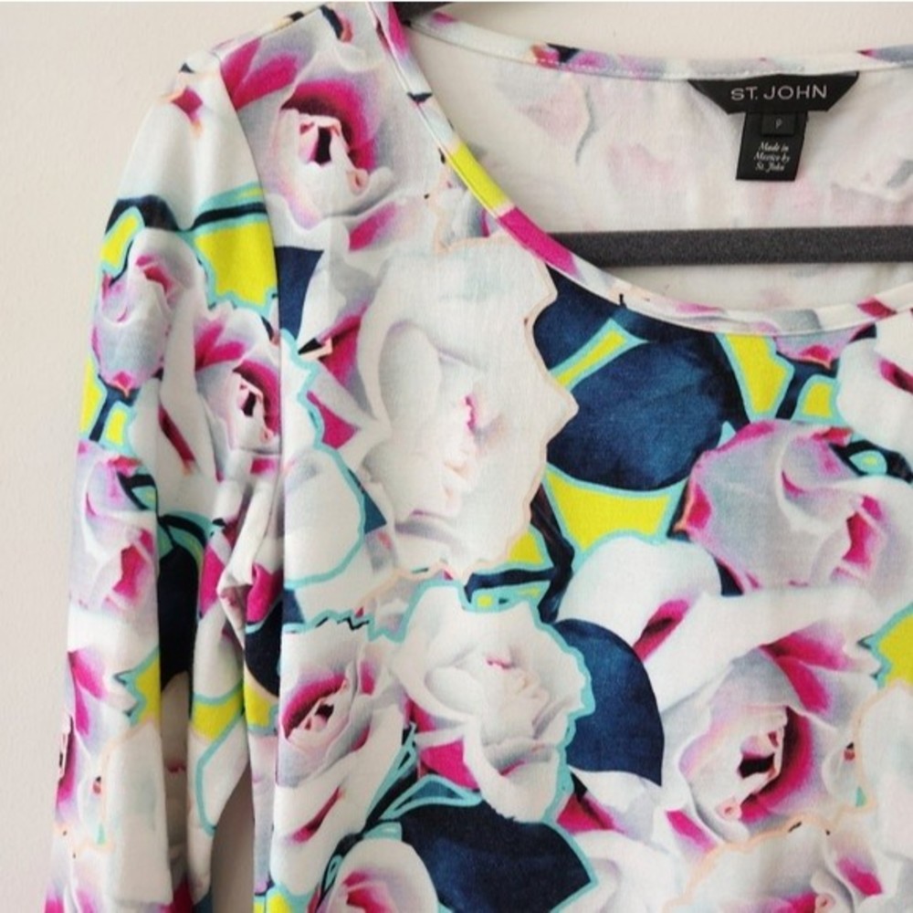 St. John Top Colorful Floral Print 3/4 Sleeve Blouse Top Small - Picture 3 of 6